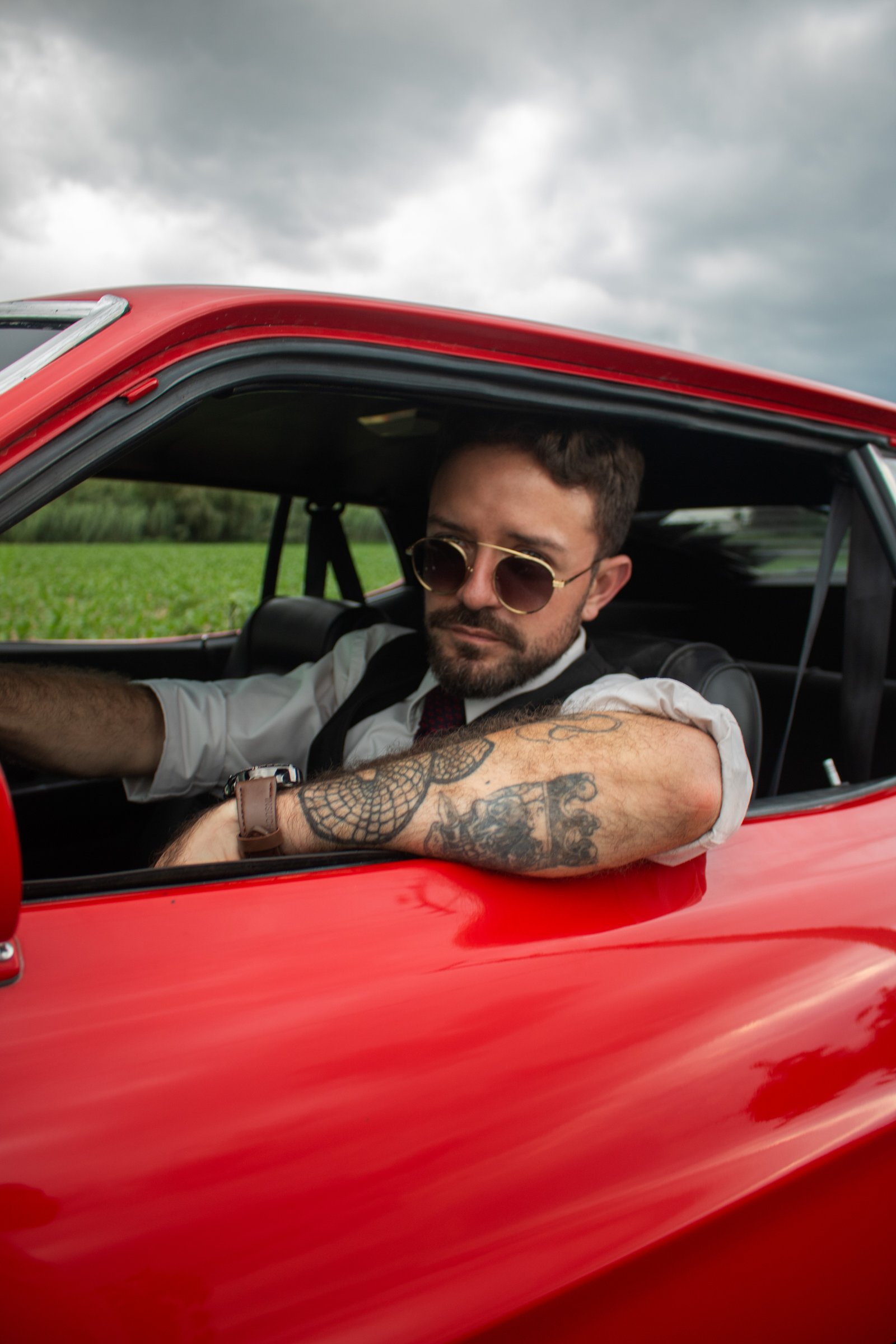 Lentes de sol en contexto automotriz